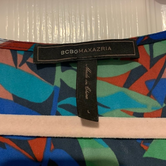 BCBG asymmetrical Top - Picture 2 of 3